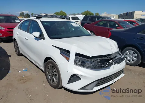 2024 Kia Forte Lxs z USA, uszkodzony, nr VIN 3KPF24AD9RE830459